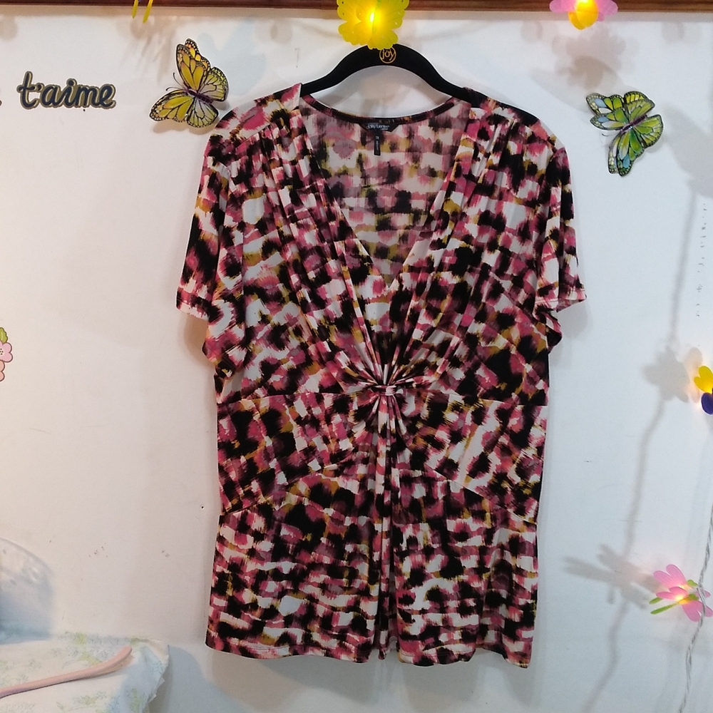Daisy Fuentes in women's top SZ 1X